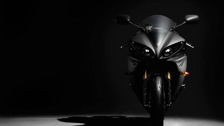 2012 Yamaha YZF-R1 Stylish Front Pose In Black
